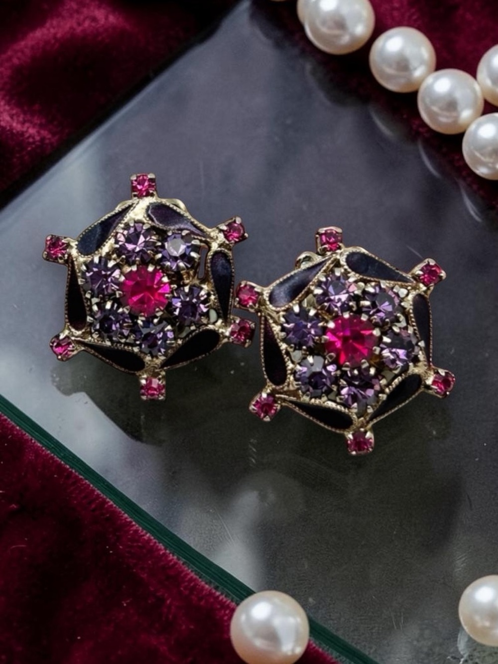 Vintage Signed Weiss Fuchsia and Amethyst Crystal Clip On Earrings 1” EUC
